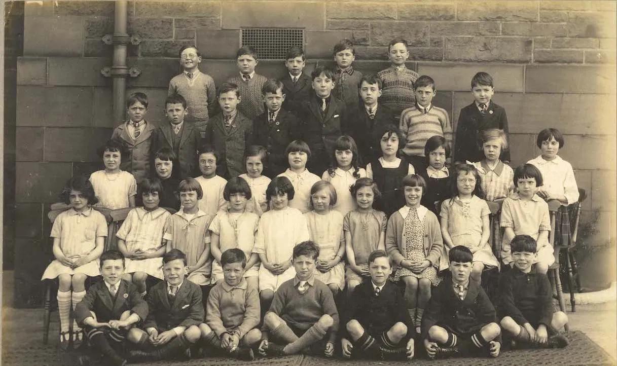 Craiglockhart Primary School photo with 11-year-olds in 1932